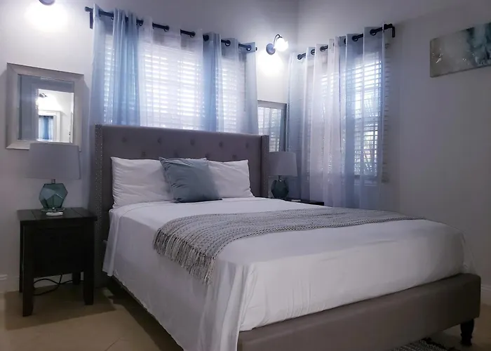 Ivys Luxury Townhouse *
