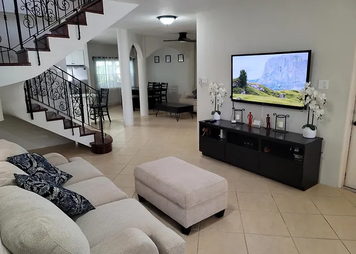 Ivys Luxury Townhouse Apartment Montego Bay